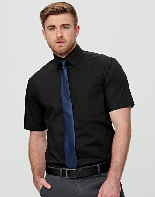 BENCHMARK Men's Cotton/Poly Stretch S/S Shirt - M7020S